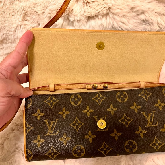 LOUIE VUITTON Monogram Pochette Twin GM - Picture 3 of 11